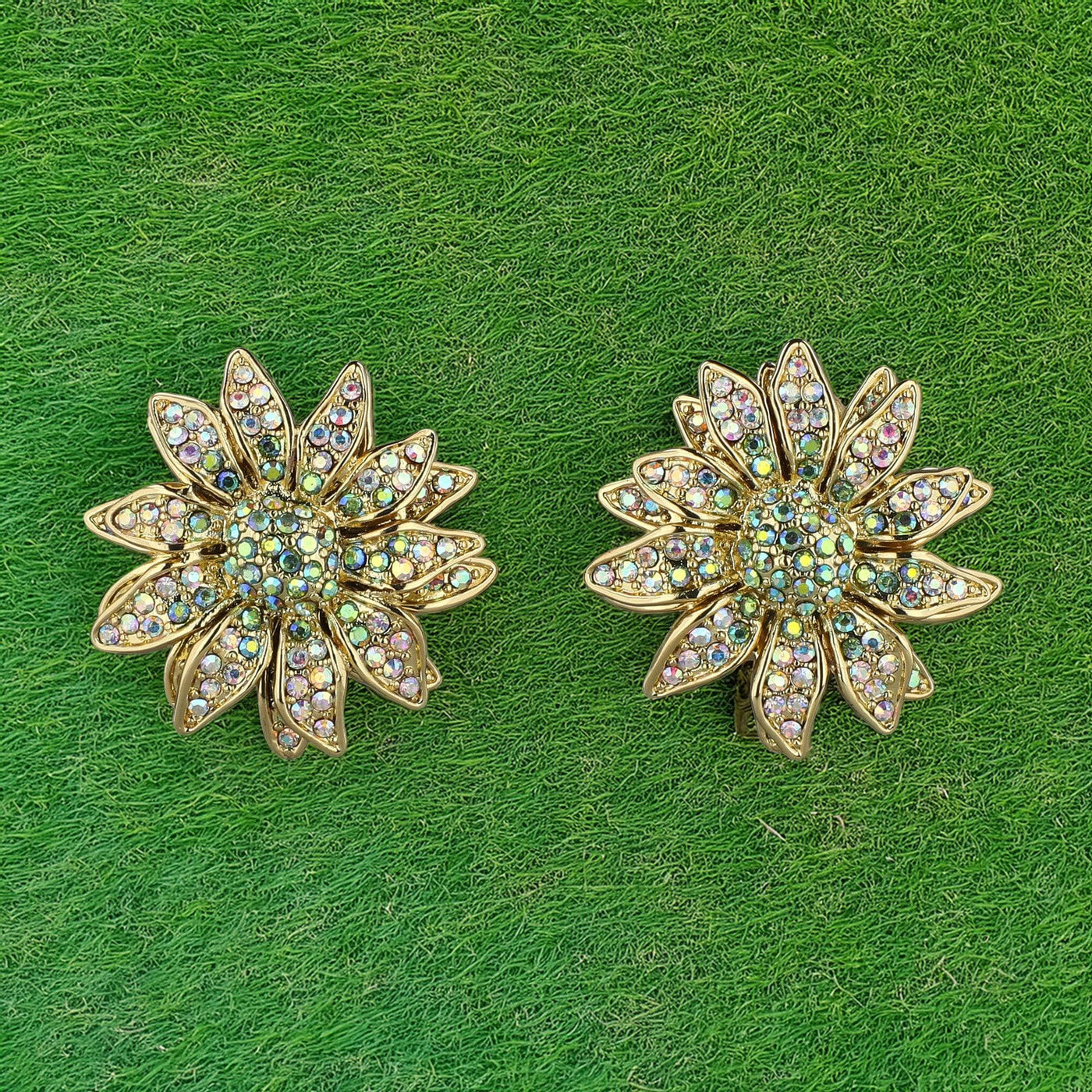 Heidi Daus®"Holiday Wishes" Floral Holiday Button Earrings