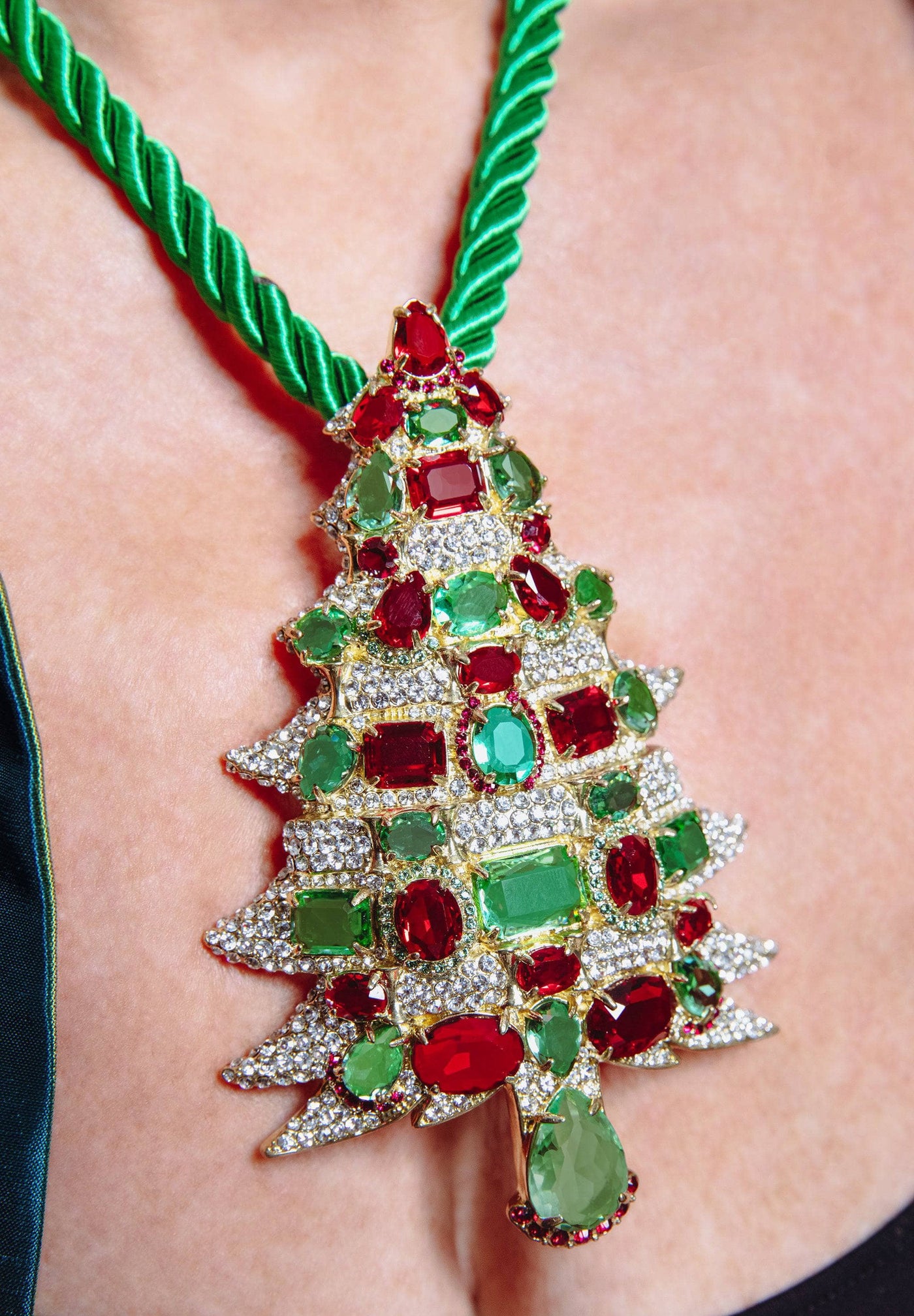 Heidi Daus®"Alta Moda Deco The Halls" Crystal Christmas Tree Enhancer Pin