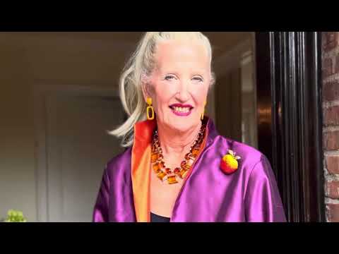 HEIDI DAUS® "Teacher’s Pet" Crystal Apple Brooch Pin – Back to School Jewelry