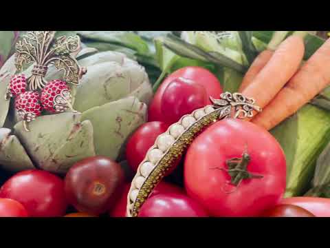 HEIDI DAUS®"Jersey Tomato" Crystal Tomatoes Pin